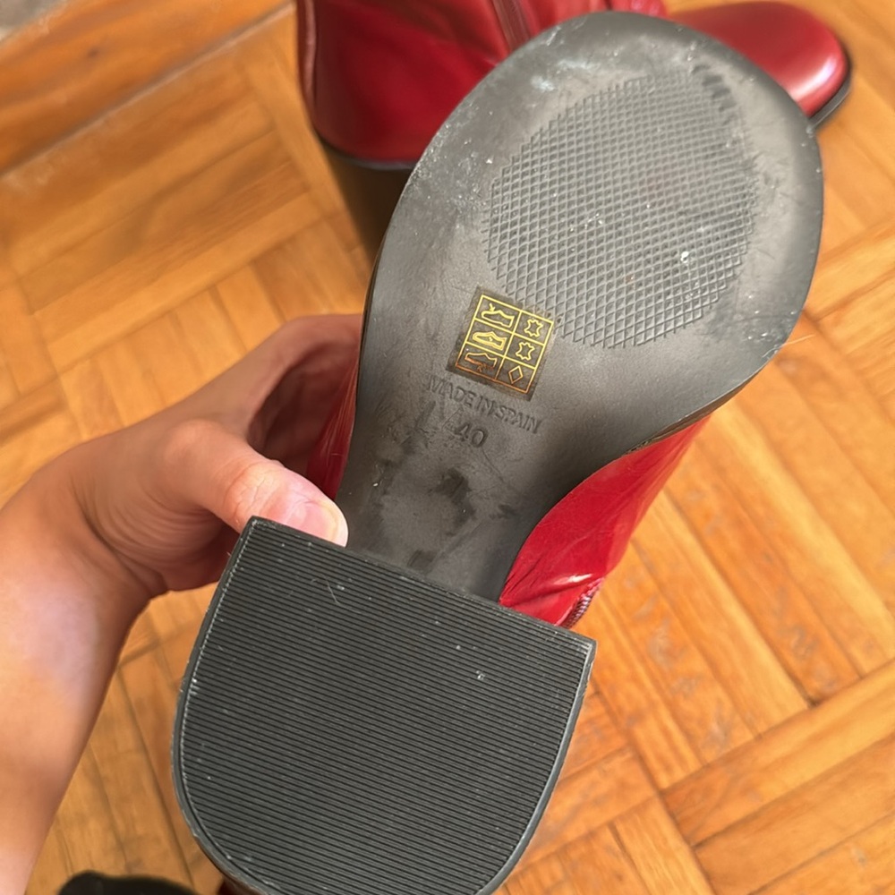 l'intervalle Red Boots - Picture 4 of 8